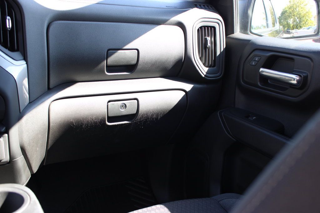 Used 2022 Chevrolet Silverado 1500 Custom w/ LPO, Dark Essentials Package AWD/4WD image 34