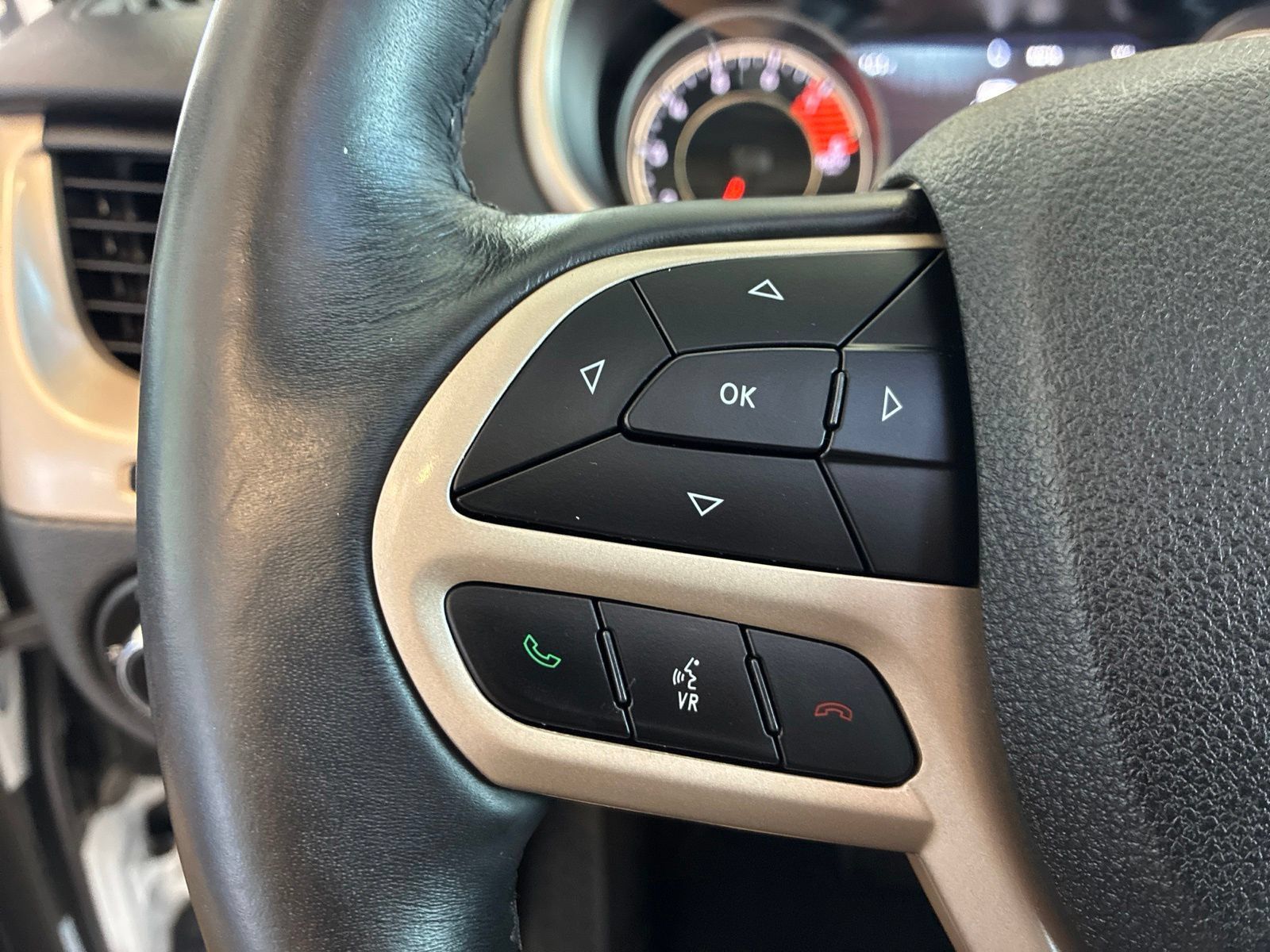 Used 2017 Jeep Cherokee Limited AWD/4WD image 19
