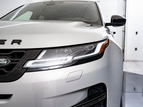 Used 2023 Land Rover Range Rover Evoque R-Dynamic SE image 15