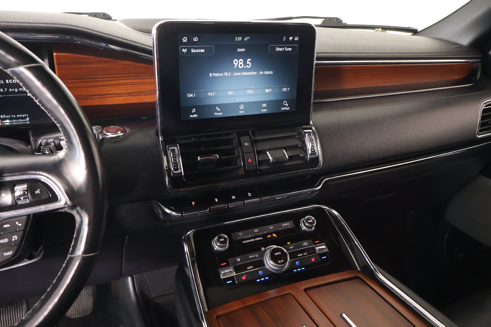 Used 2021 Lincoln Navigator Reserve w/ Luxury Package AWD/4WD image 5