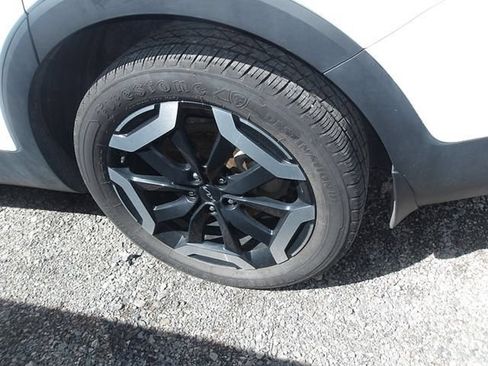 Used 2024 Kia Telluride EX w/ EX Captain's Chair Package AWD/4WD image 3