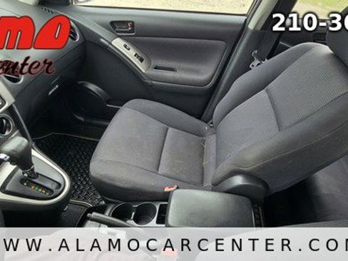 Used 2005 Pontiac Vibe w/ Power Group Value Package image 34