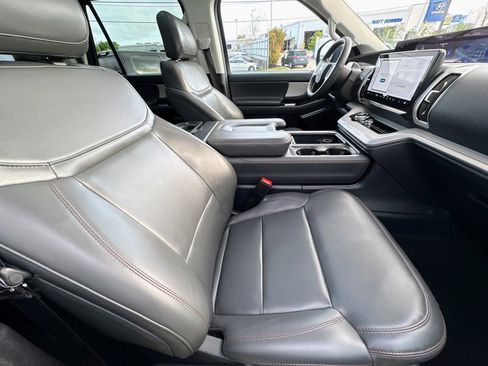 Used 2025 Ford Expedition Max Active RWD image 13