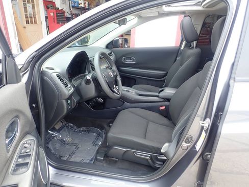 Used 2017 Honda HR-V EX image 8