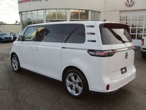 New 2025 Volkswagen ID. Buzz Pro S image 2