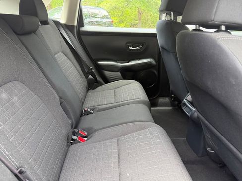 Used 2024 Honda HR-V LX image 8