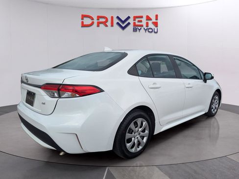 Used 2022 Toyota Corolla LE image 5