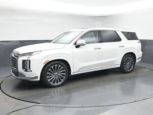 Used 2023 Hyundai Palisade Calligraphy w/ Cargo Package image 4