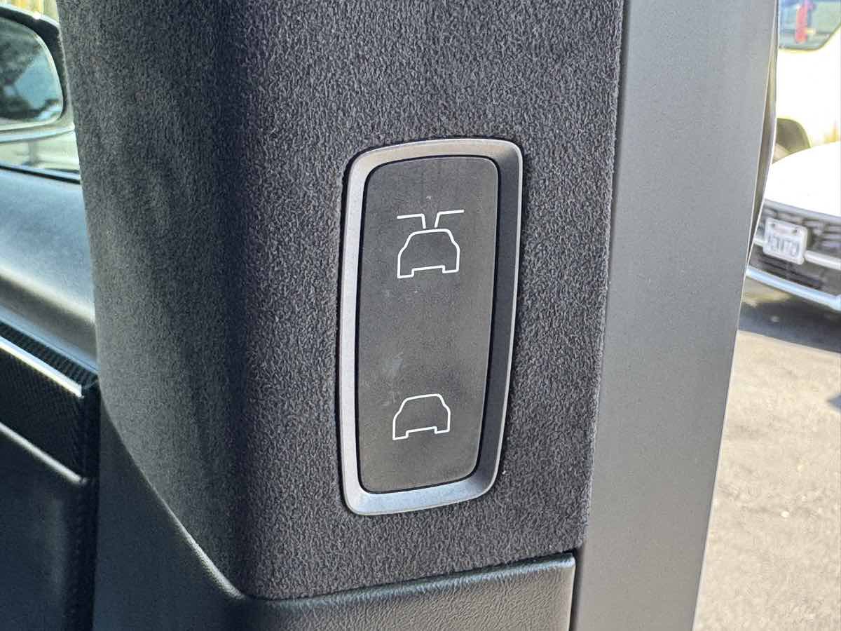 Used 2018 Tesla Model X AWD/4WD image 18
