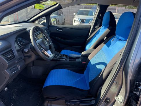 Used 2022 Nissan Leaf SV image 13