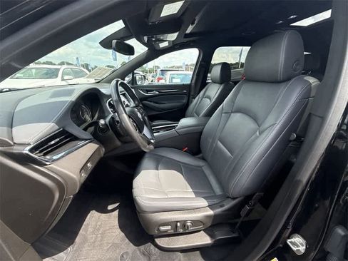 Used 2023 Buick Enclave Essence image 15