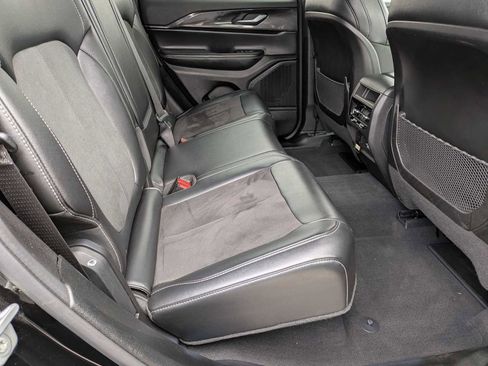 Used 2023 Jeep Grand Cherokee Altitude AWD/4WD image 18