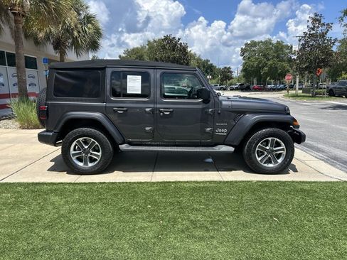 Used 2021 Jeep Wrangler Unlimited Sahara AWD/4WD image 4