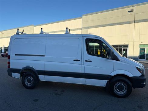 Used 2017 Mercedes-Benz Sprinter 2500 image 21