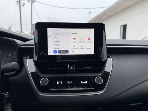 Used 2025 Toyota Corolla LE image 18