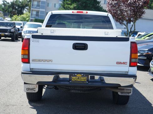 Used 2003 GMC Sierra 1500 SLT w/ SLT Preferred Equipment Group AWD/4WD image 4