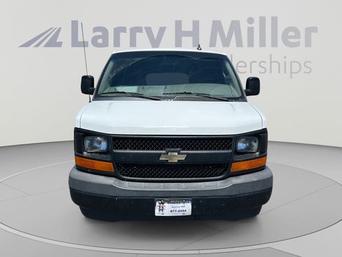 Used 2017 Chevrolet Express 2500 RWD image 8