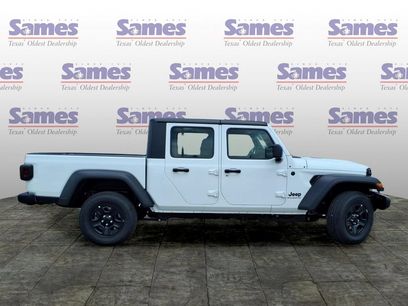 New 2026 Jeep Gladiator Sport