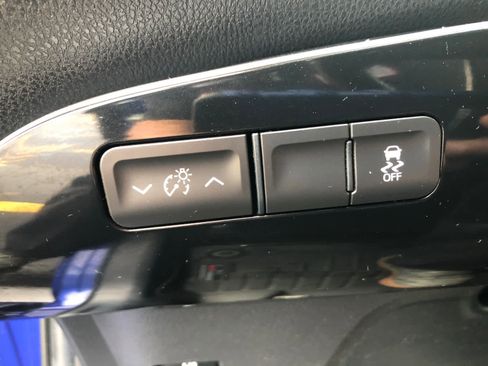 Used 2016 Toyota Prius Three w/ Protection Package image 6