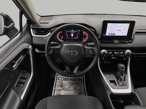 Used 2025 Toyota RAV4 XLE AWD/4WD image 13