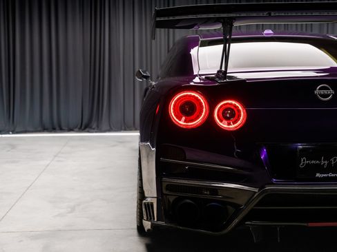 Used 2023 Nissan GT-R Premium w/ Premium Interior Package AWD/4WD image 34