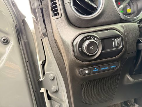 Used 2023 Jeep Wrangler Unlimited Sahara w/ Cold Weather Group image 20