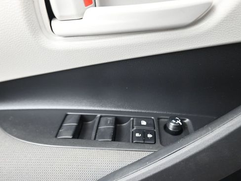 Used 2025 Toyota Corolla LE FWD image 12