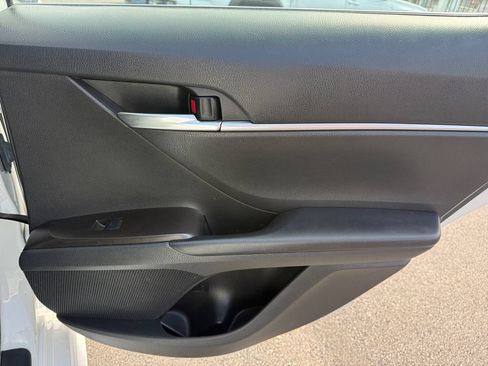 Used 2022 Toyota Camry SE FWD image 20