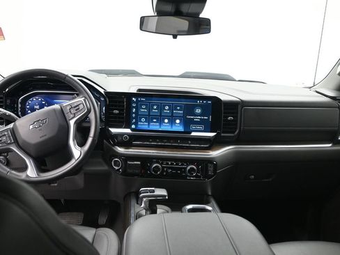 Used 2024 Chevrolet Silverado 1500 LT Trail Boss w/ Convenience Package II AWD/4WD image 15