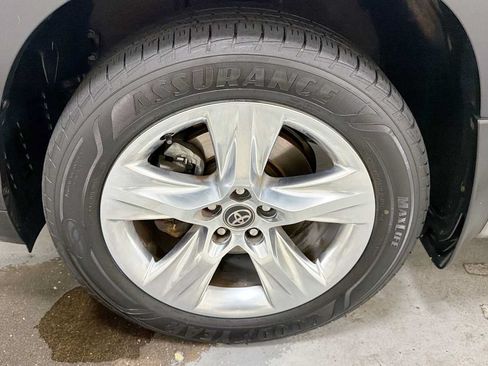 Certified 2018 Toyota Highlander Limited AWD/4WD image 10