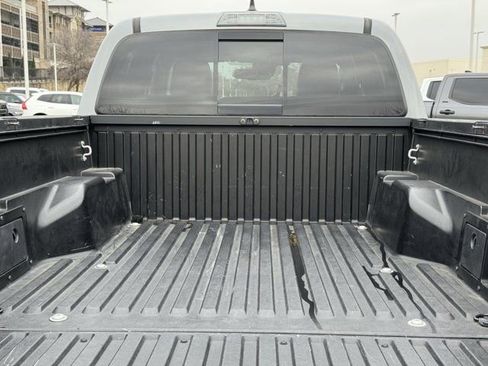 Used 2018 Toyota Tacoma TRD Sport image 33