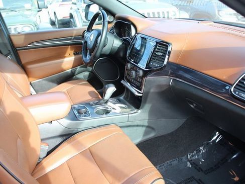 Used 2020 Jeep Grand Cherokee Overland image 36