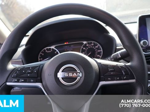 Used 2024 Nissan Altima 2.5 SV FWD image 28