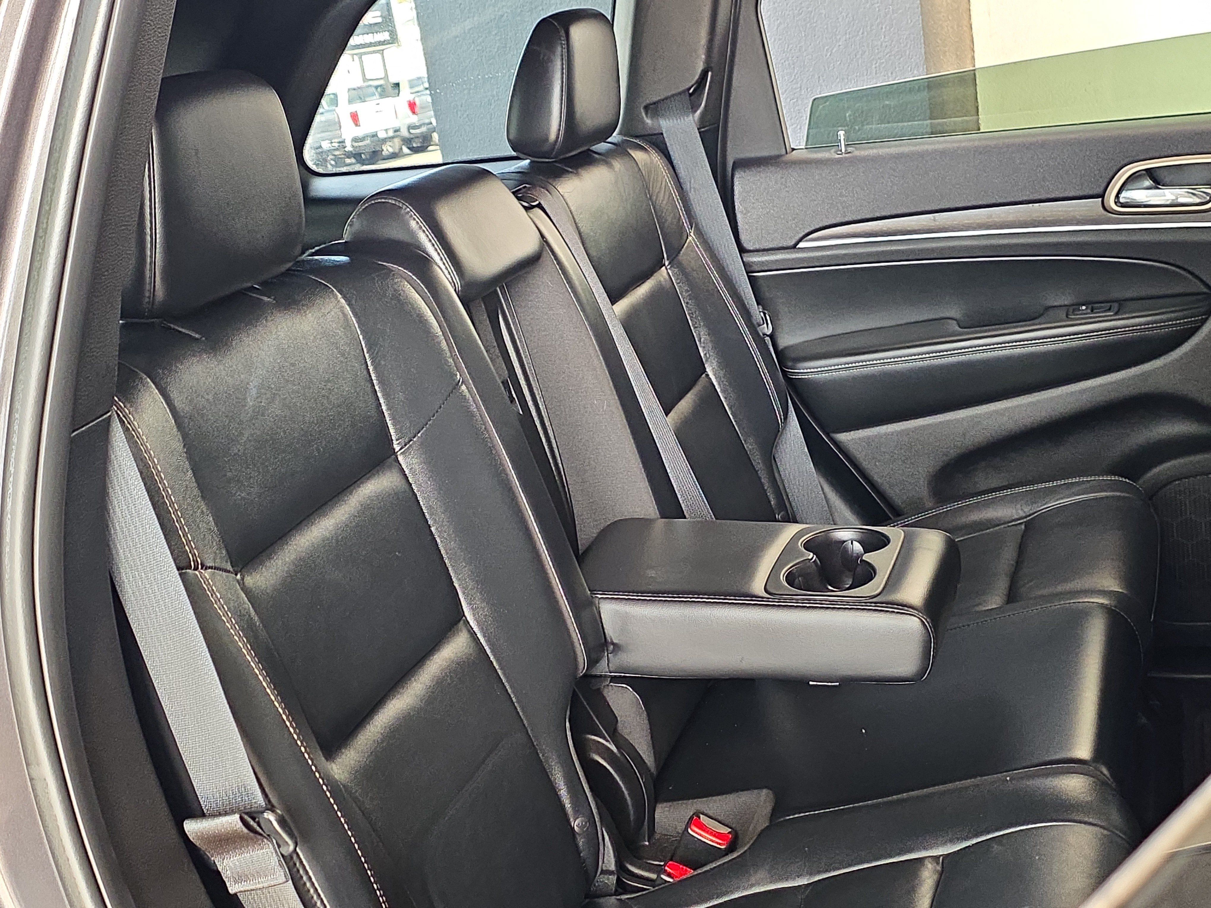 Used 2017 Jeep Grand Cherokee Limited AWD/4WD image 28