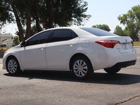 Used 2018 Toyota Corolla LE FWD image 7