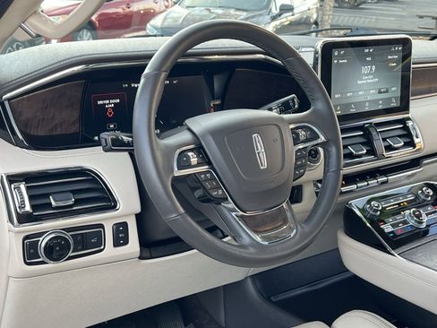 Used 2021 Lincoln Navigator Reserve w/ Luxury Package image 14