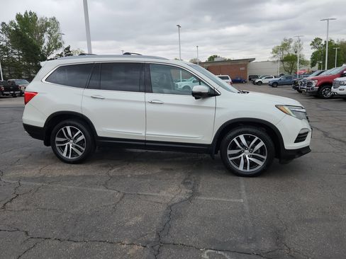 Used 2016 Honda Pilot Touring image 17