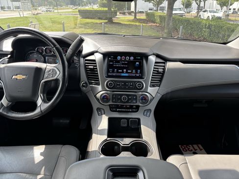 Used 2018 Chevrolet Tahoe LT w/ Luxury Package AWD/4WD image 27