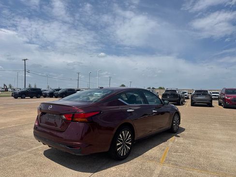 Certified 2025 Nissan Altima 2.5 SV FWD image 18