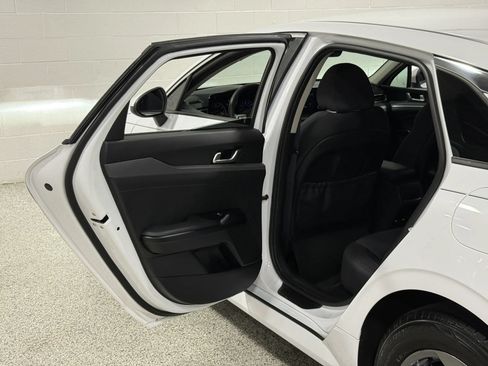 Used 2023 Kia K5 LXS FWD image 59