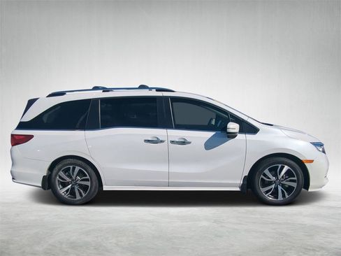 Used 2023 Honda Odyssey Touring image 2