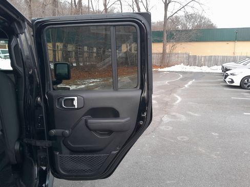 Used 2022 Jeep Gladiator Sport image 31