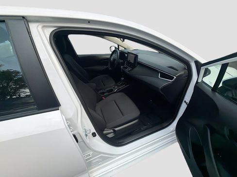 Used 2025 Toyota Corolla LE FWD image 30