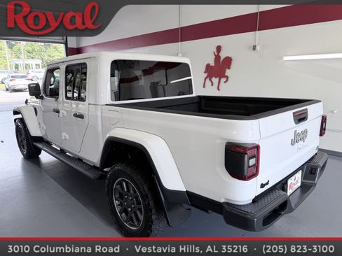 Used 2020 Jeep Gladiator Overland AWD/4WD image 8