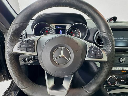 Used 2020 Mercedes-Benz SL 550 image 12