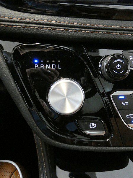Used 2024 Chrysler Pacifica Pinnacle FWD image 20