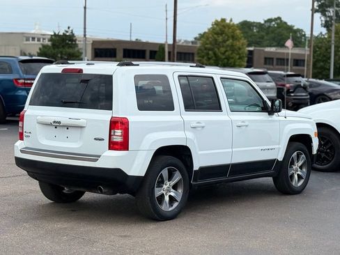 Used 2017 Jeep Patriot High Altitude AWD/4WD image 32