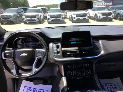 Used 2023 Chevrolet Tahoe Premier AWD/4WD image 2