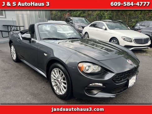 Used 2017 FIAT 124 Spider Classica RWD image 1