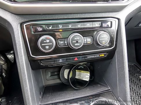 Used 2022 Volkswagen Atlas Cross Sport SE FWD image 20